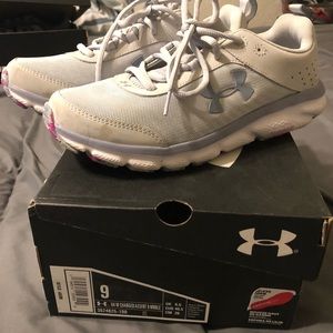 Women’s Under Armour Tennis Shoes